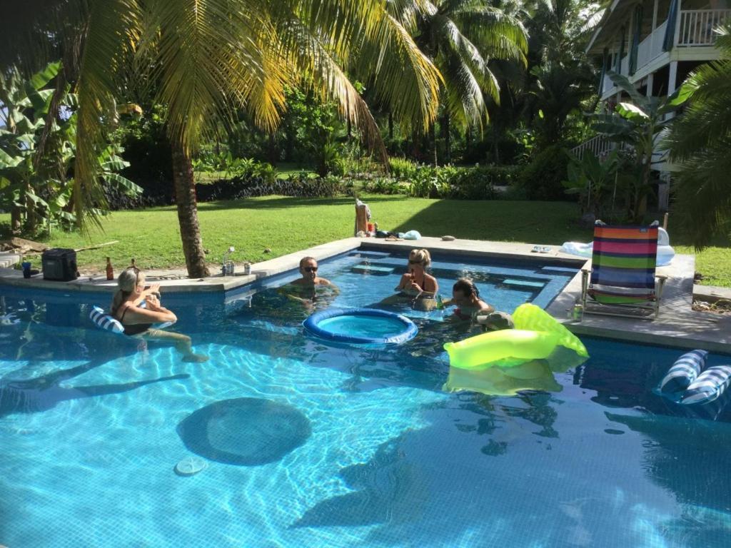 Sand Dollar Beach Bed & Breakfast Bocas del Toro Exterior foto