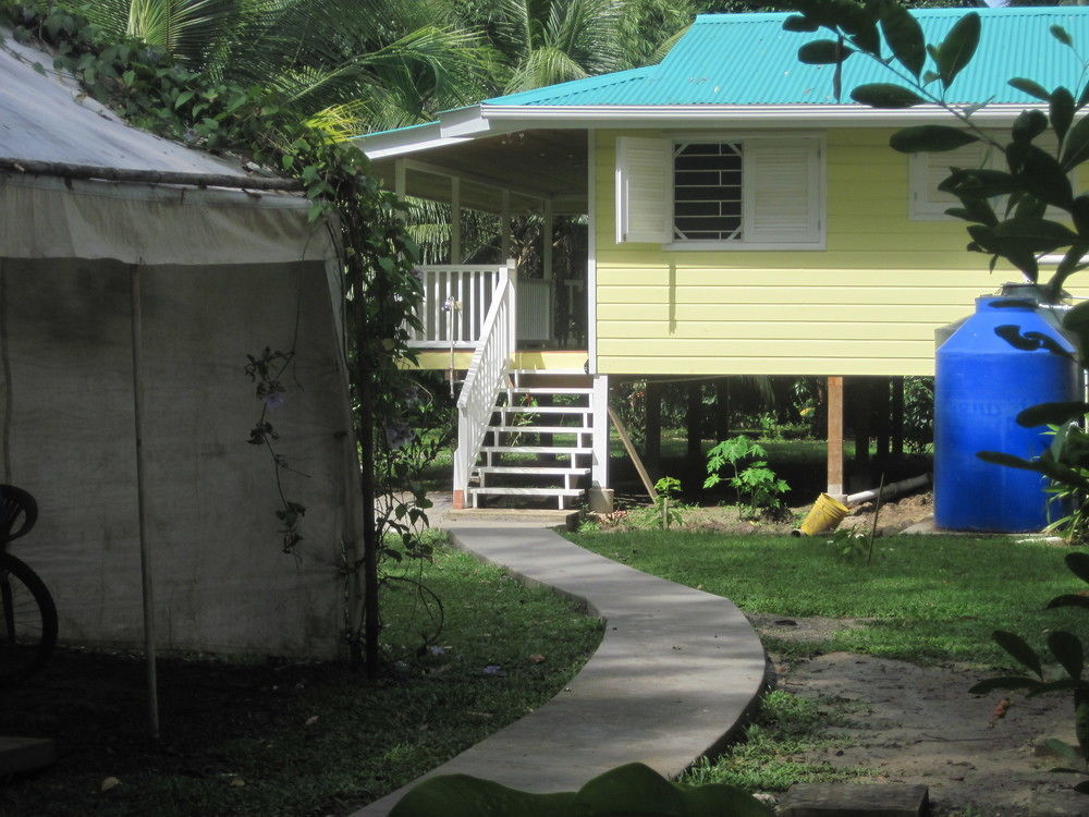 Sand Dollar Beach Bed & Breakfast Bocas del Toro Exterior foto